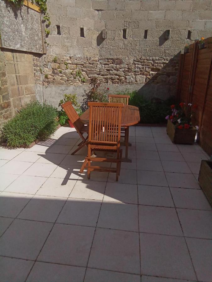 La Chambre De La Boule D 'Or Lanvallay Exterior foto